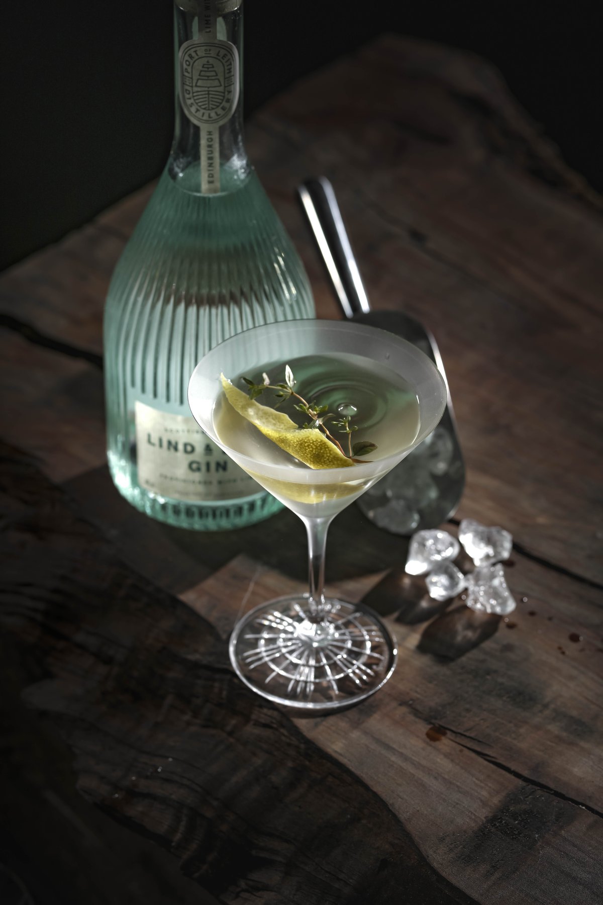 Produktfotografie für Gin und Wermut: Botanicals, Zutaten und Marken-Erlebnis für die Gastronomie.