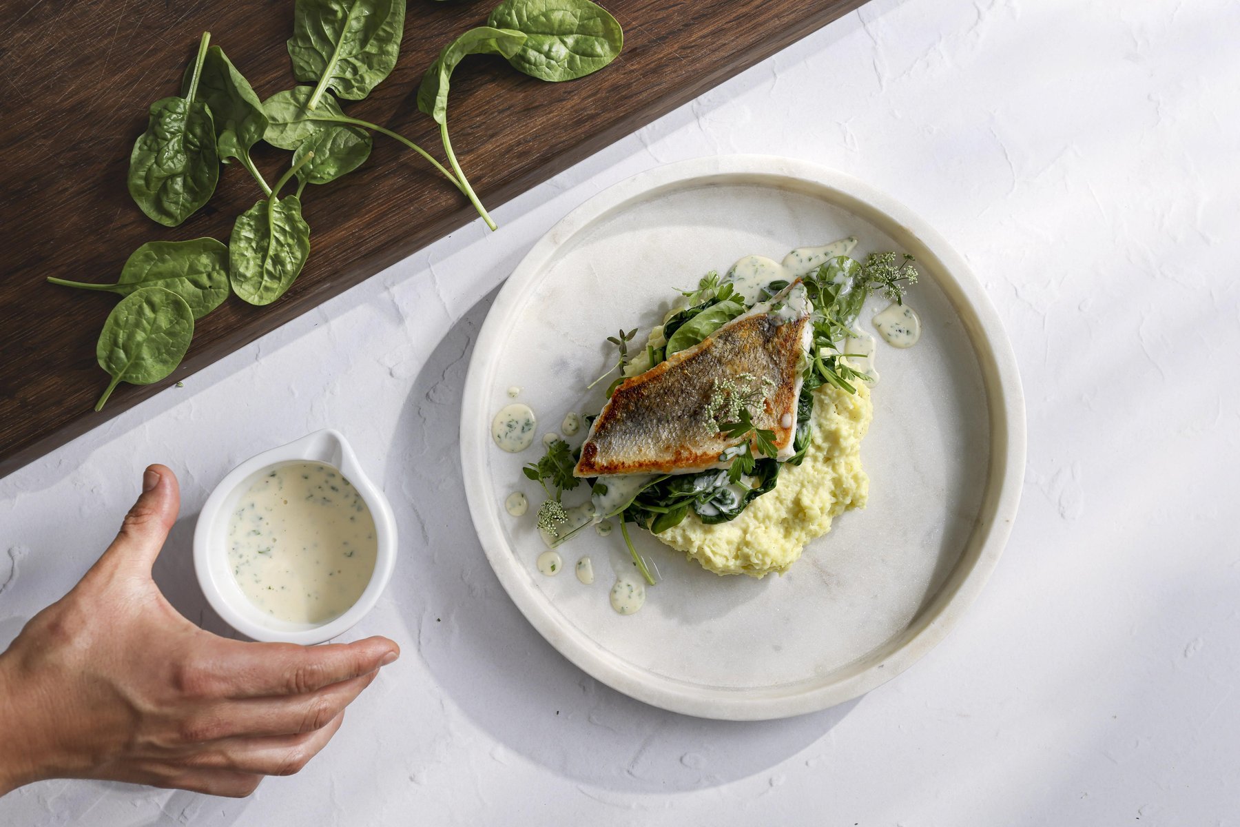 Gesundes Gericht bei Tageslicht fotografiert – Helle, frische Food-Fotografie von Kitchenkiss – Clean Eating, Tageslicht, natürliche Ästhetik.