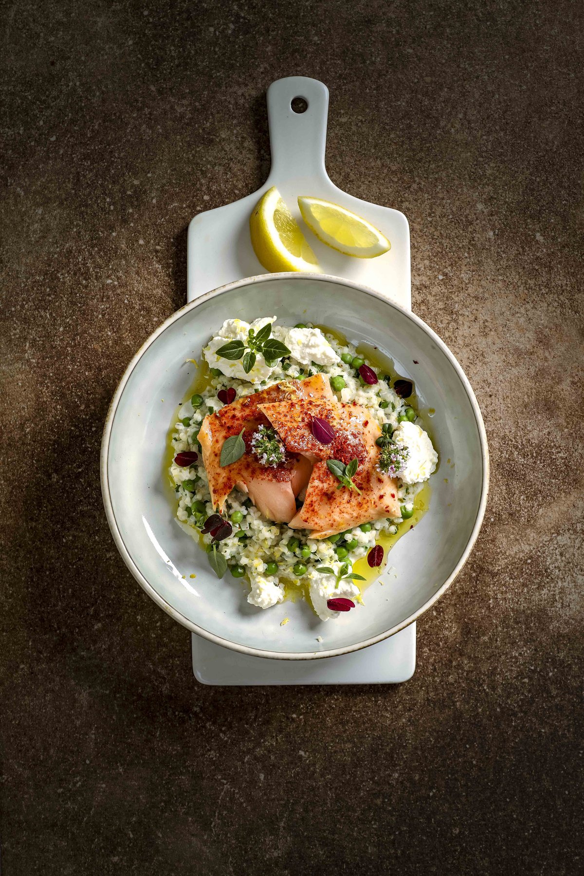 Frisches Food-Motiv hell fotografiert – Helle, frische Food-Fotografie von Kitchenkiss – Clean Eating, Tageslicht, natürliche Ästhetik.