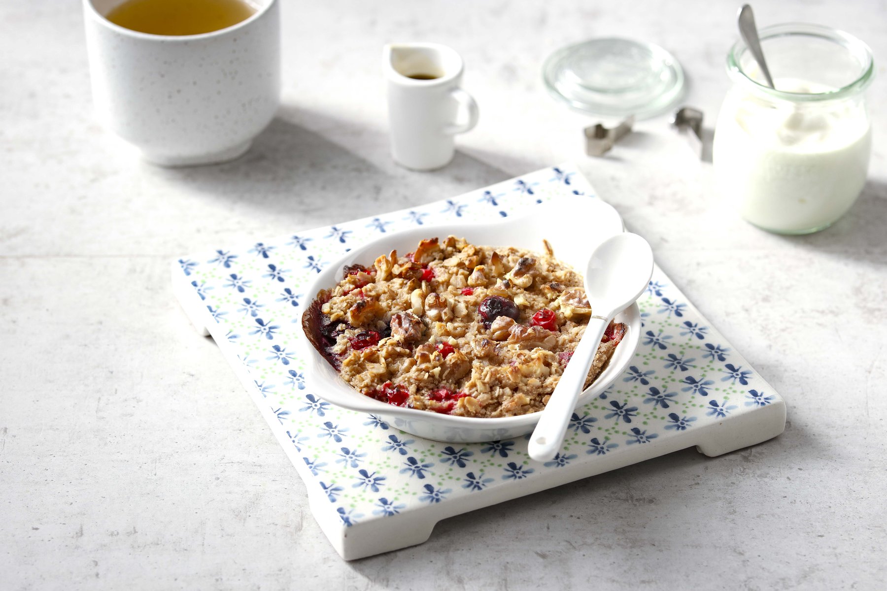 Frisches Food-Motiv mit cleanem Styling – Helle, frische Food-Fotografie von Kitchenkiss – Clean Eating, Tageslicht, natürliche Ästhetik.