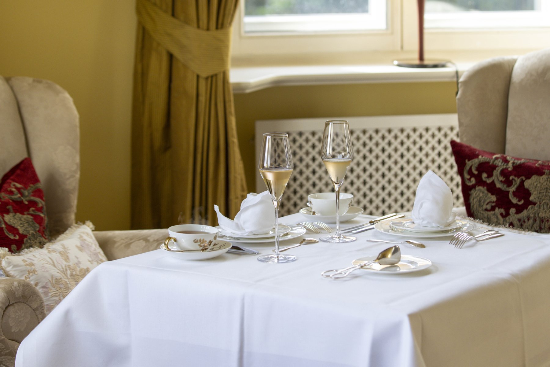Hospitality-Fotografie Mecklenburg-Vorpommern: exklusive Tisch-Inszenierung (Fine Dining) im Schloss-Ambiente.