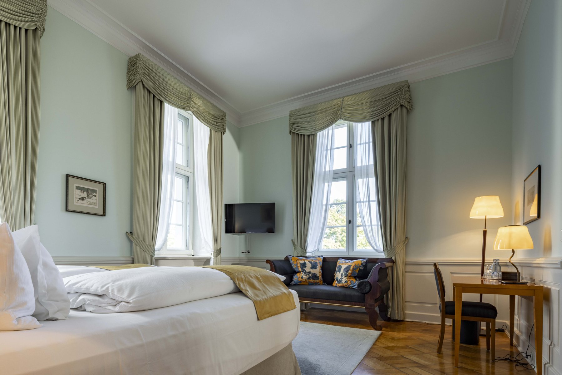 Elegantes Interieur mit Charakter – Stimmungsvolle Interieur- und Hospitality-Fotografie von Kitchenkiss – Atmosphäre, Licht und Design für Hotels und Gastronomie.