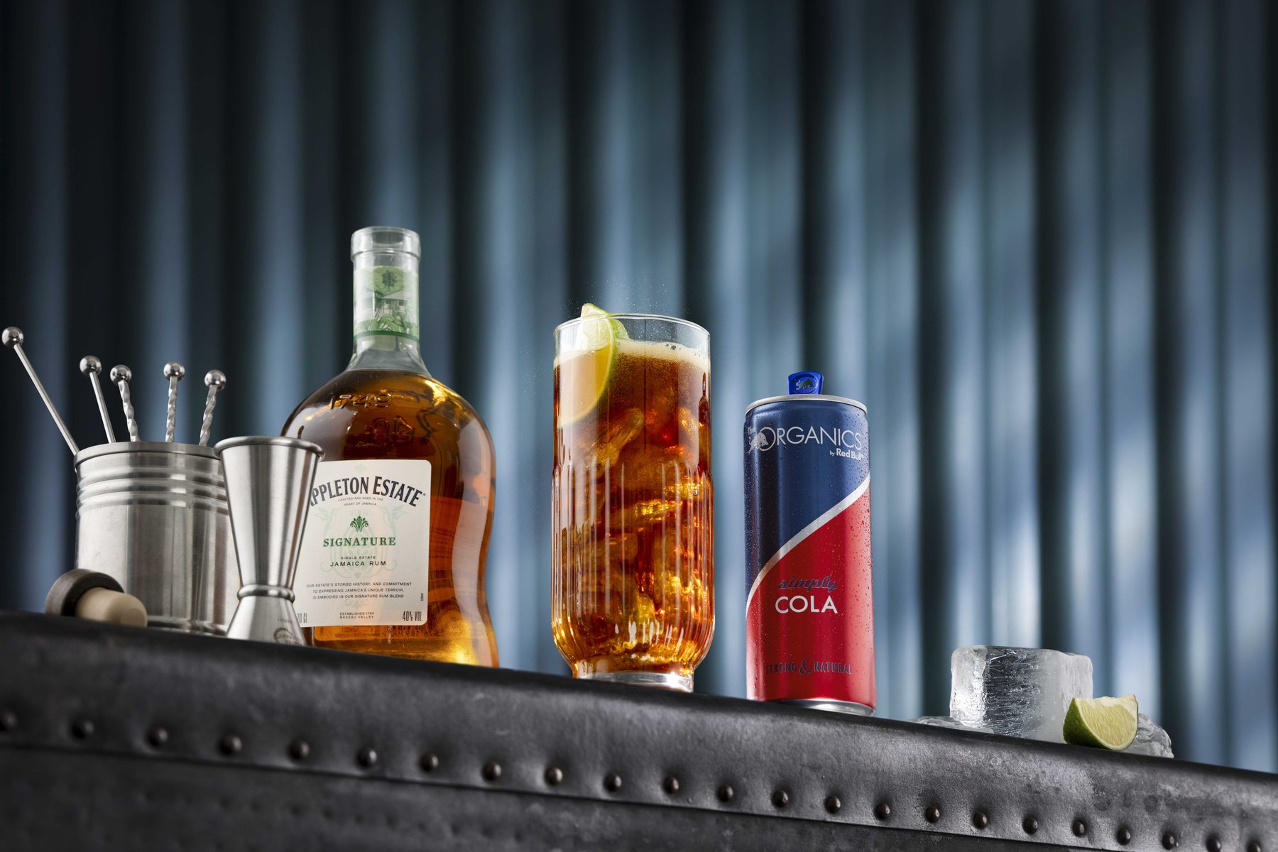Getränk klar und produktnah fotografiert – Beverage-Produktfotografie von Kitchenkiss.