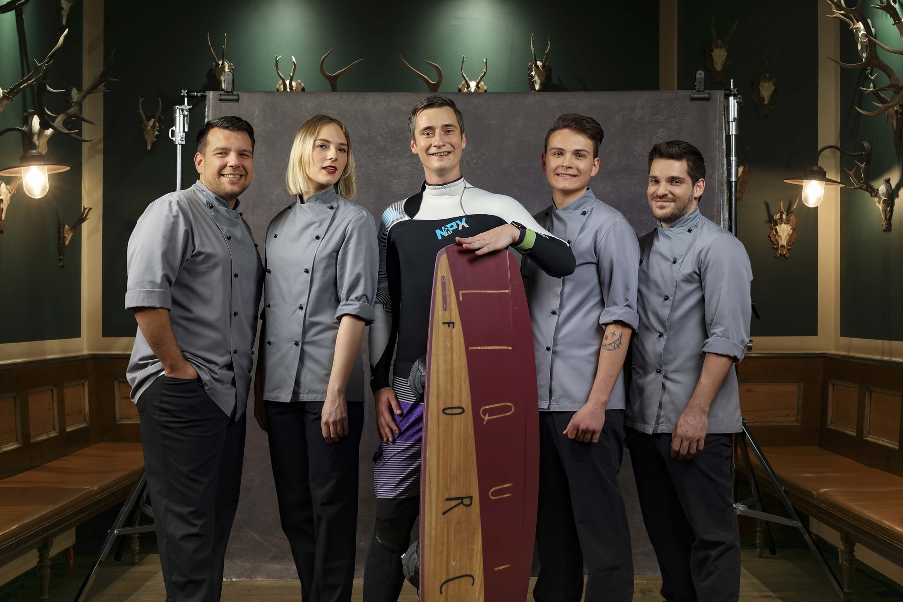 Professionelles Team-Shooting für Restaurants: Gruppenporträt der Belegschaft für Employer Branding und Webpräsenz.