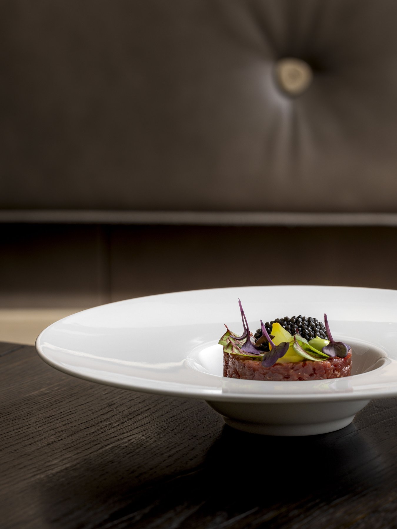 Gourmet-Teller mit feinen Details – hochwertige Foodfotografie für die Sterneküche.