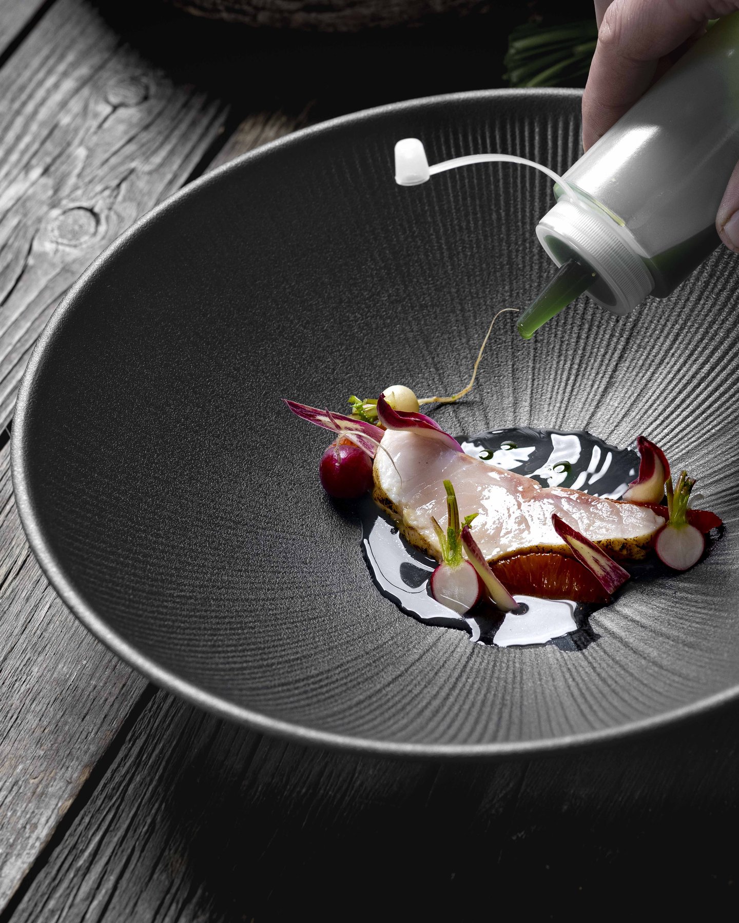 Stimmungsvoll inszeniertes Gourmet-Gericht – High-End Foodfotografie für die Spitzengastronomie.